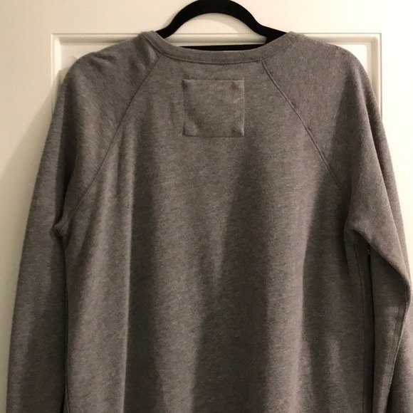 A&F | Jeweled gray crewneck long sleeve sweater - Picture 5 of 8